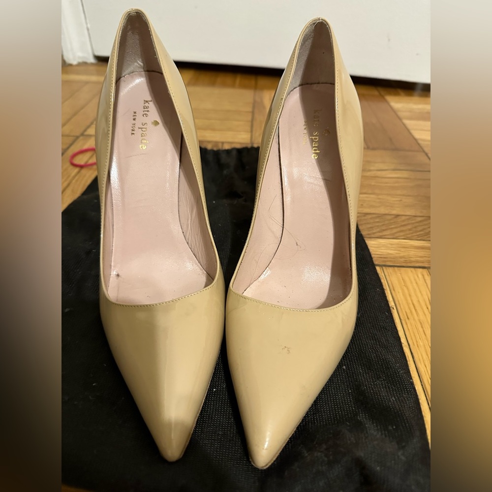 Kate Spade, nude, patent leather pump